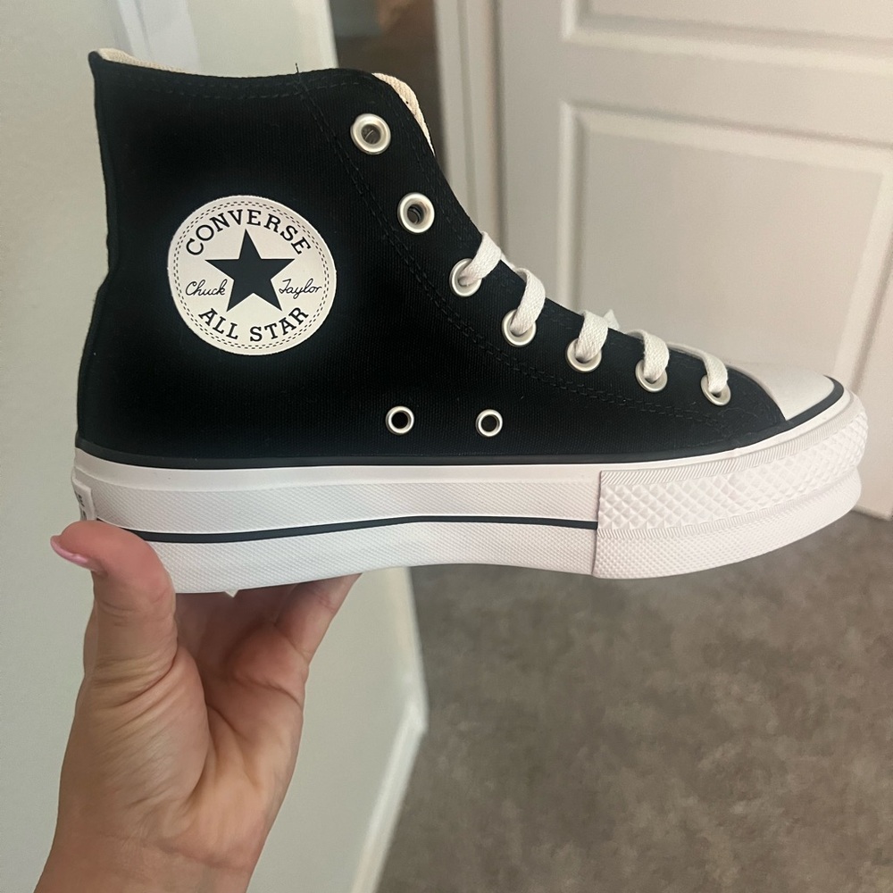 COPY - Chuck Taylor All Star Platform Canvas
Women’s size 7.5 - black